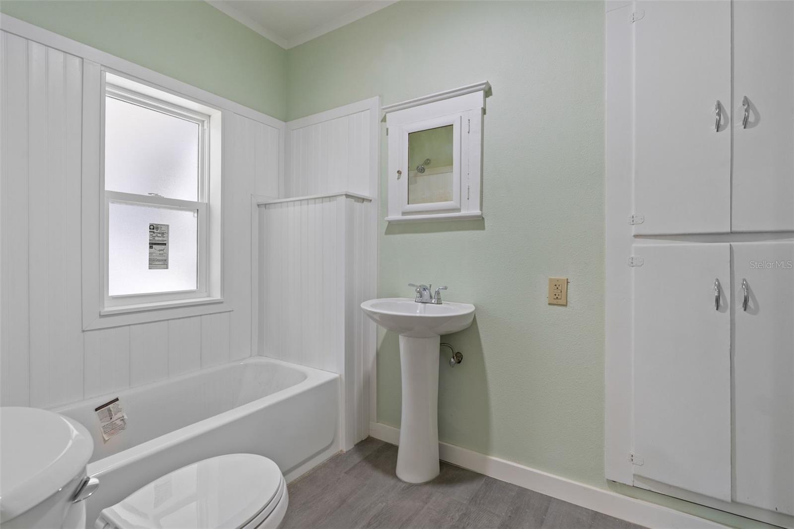 Image 24 of 52 For 317 Highland Street