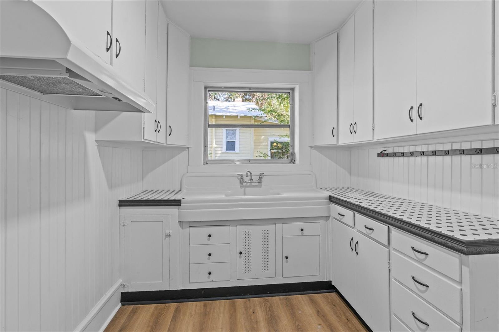 Image 28 of 52 For 317 Highland Street