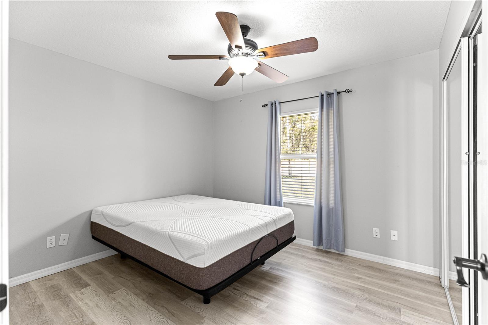 Image 15 of 34 For 8984 126th Place