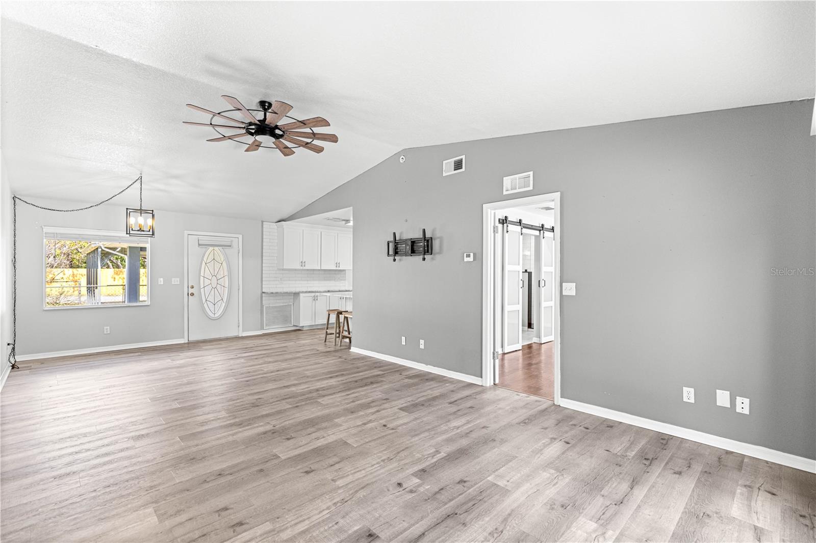 Image 18 of 34 For 8984 126th Place