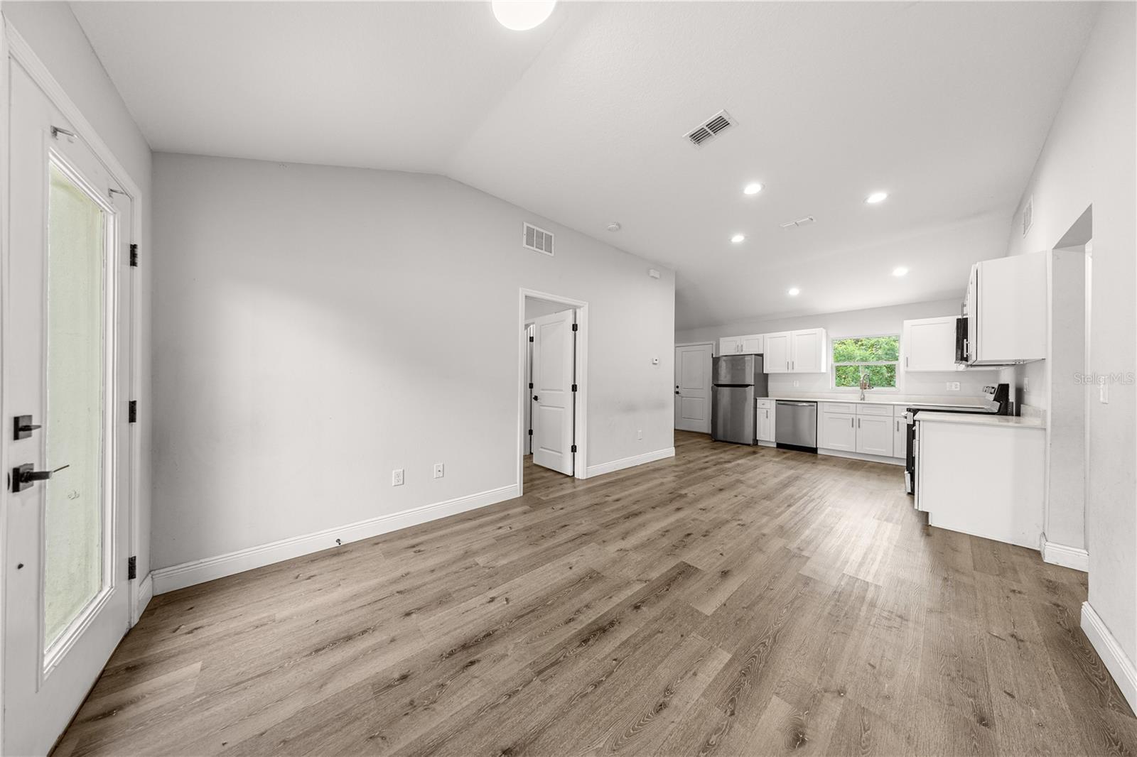 Image 4 of 19 For 5872 2nd Place