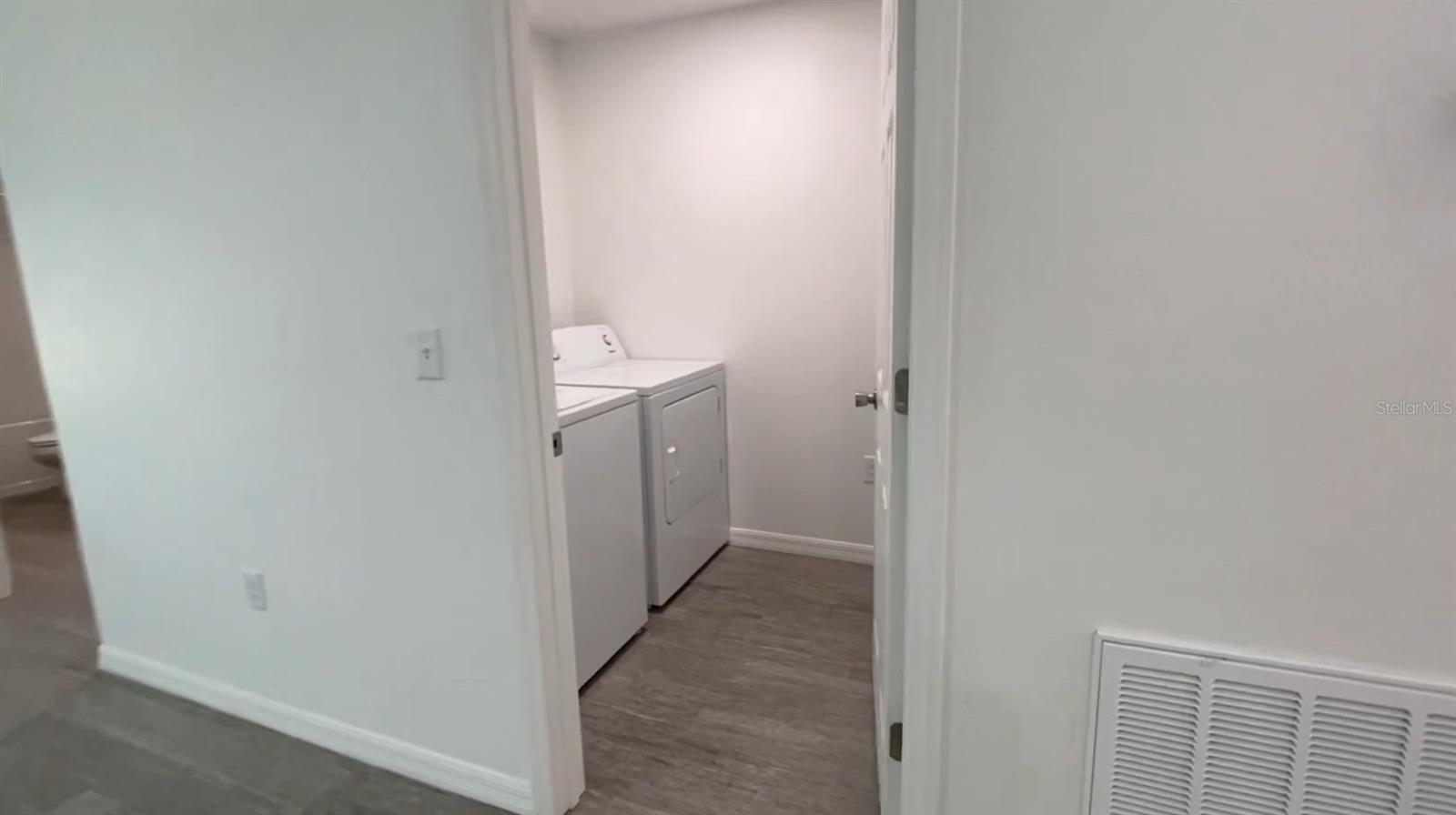 Image 8 of 21 For 6386 Rush Street