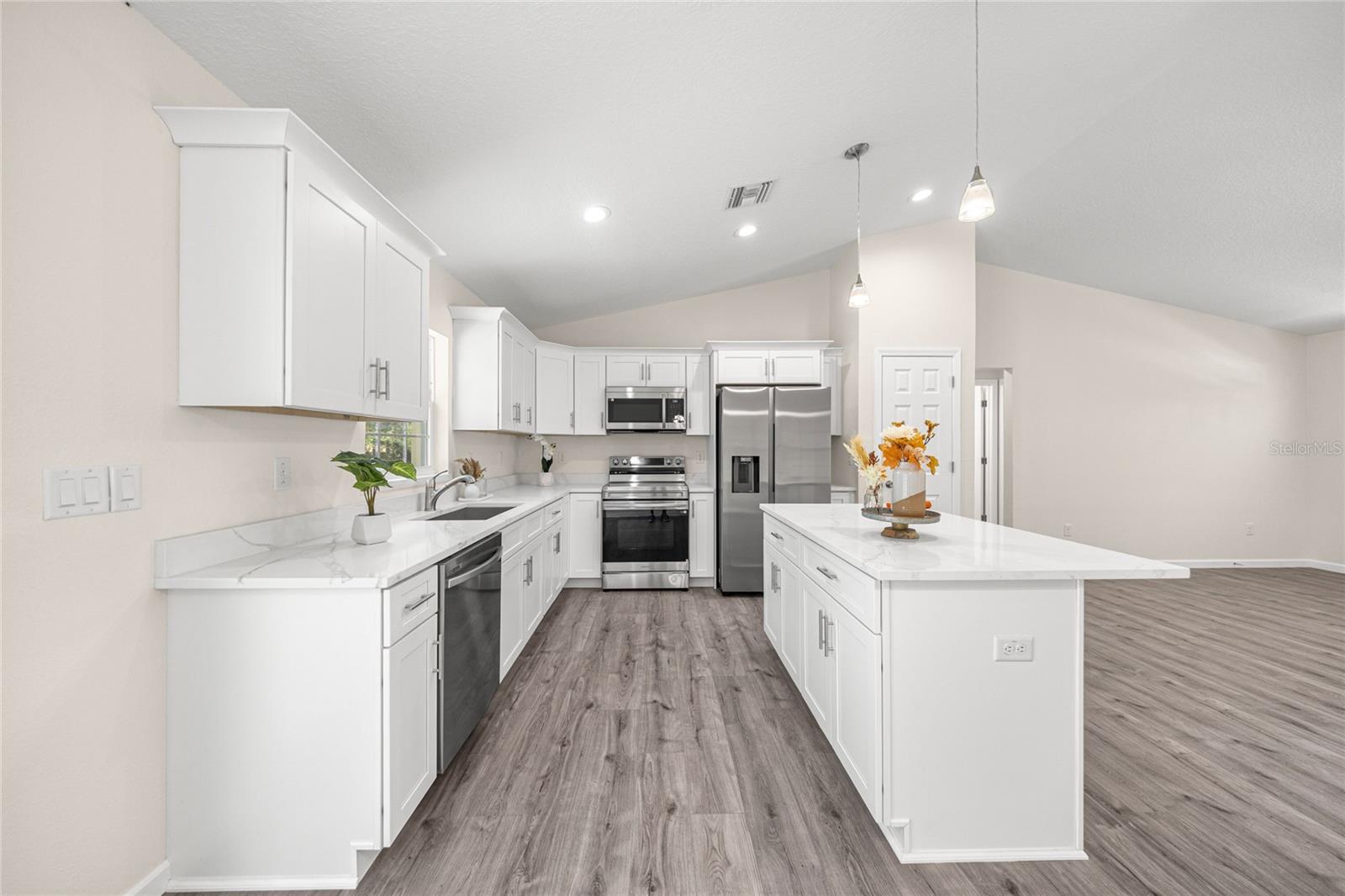 Image 6 of 32 For 853 Ludlum Street