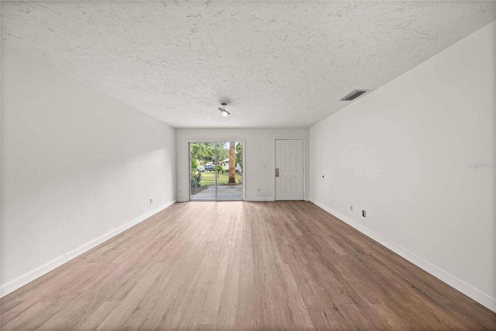 Image 4 of 9 For 2931 52nd Avenue D