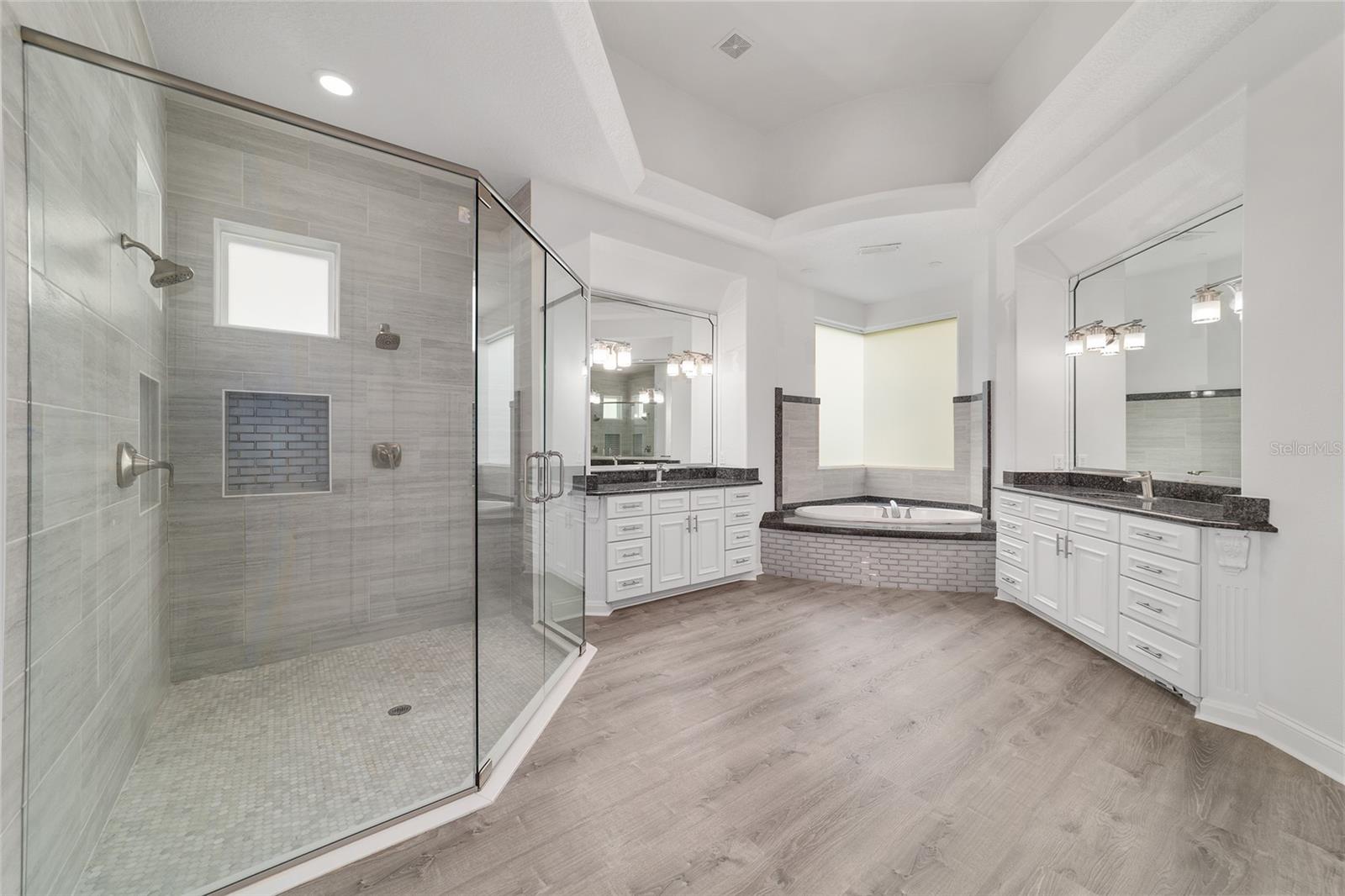 Image 32 of 91 For 1718 27th Street