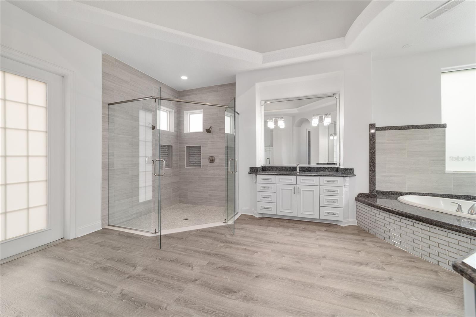 Image 33 of 91 For 1718 27th Street