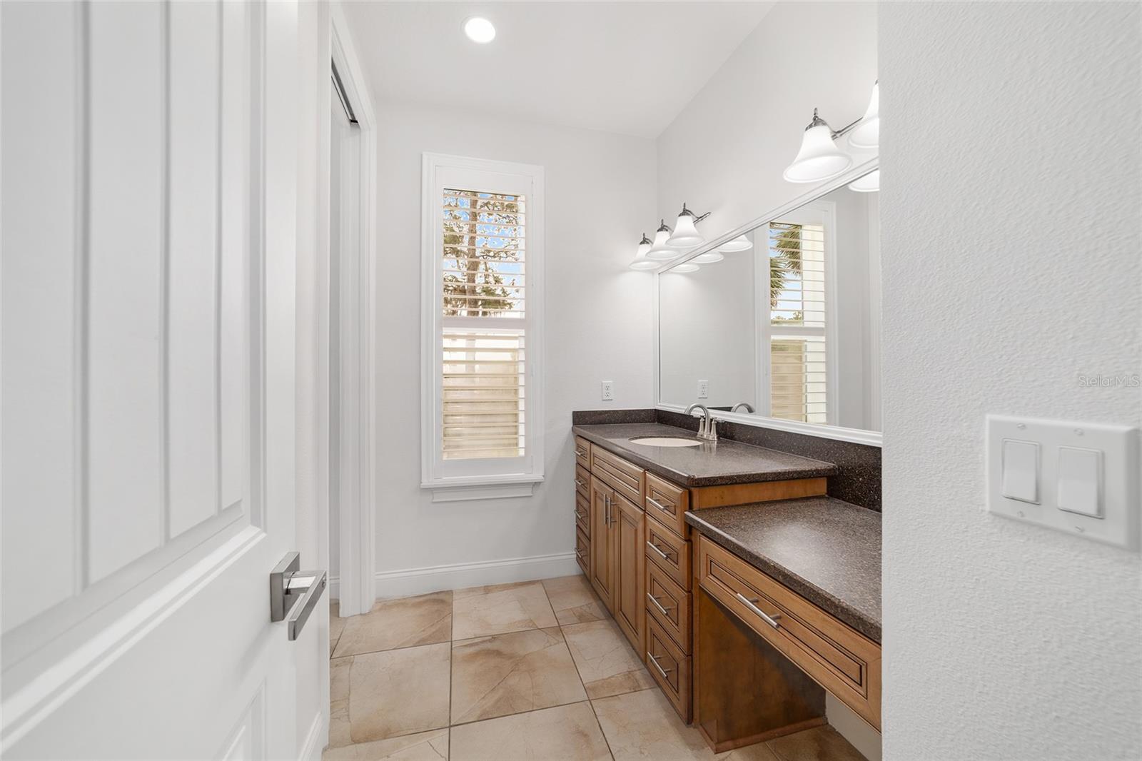 Image 44 of 91 For 1718 27th Street