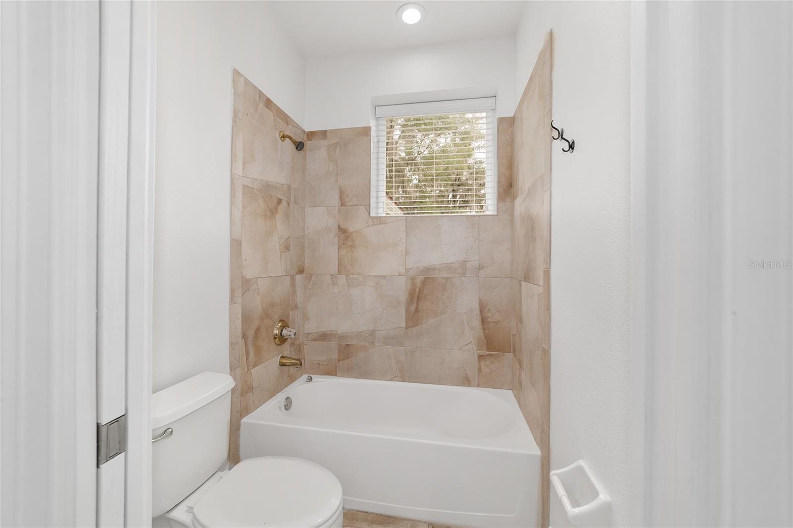 Image 46 of 91 For 1718 27th Street