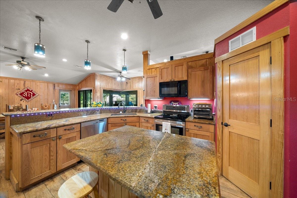 Image 10 of 75 For 3135 49th Street