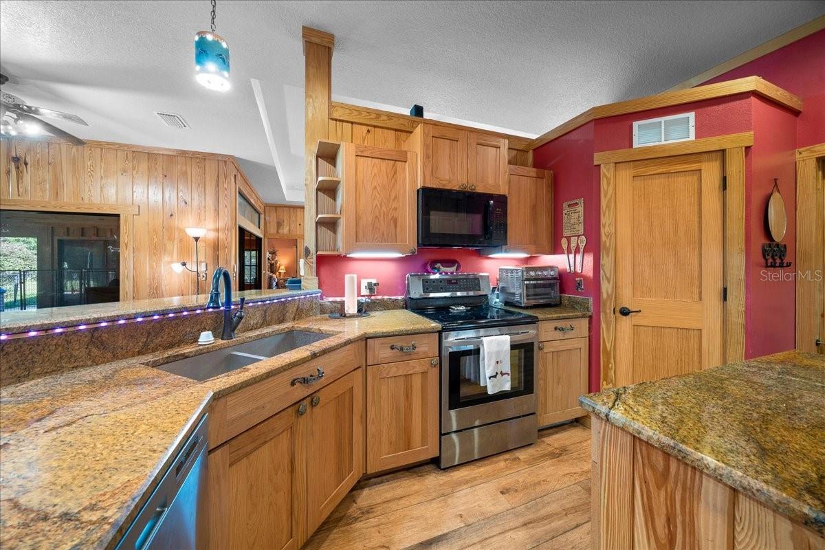 Image 11 of 75 For 3135 49th Street