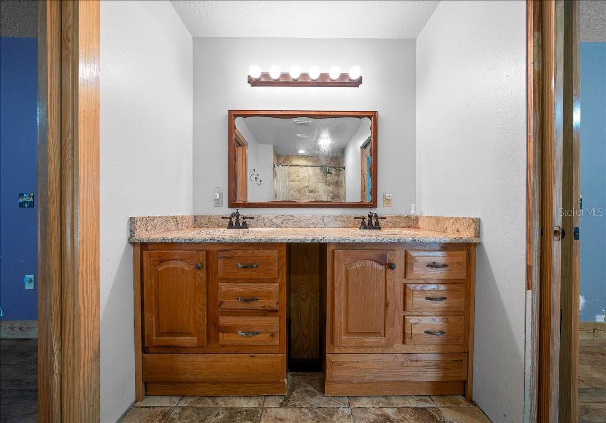 Image 18 of 75 For 3135 49th Street