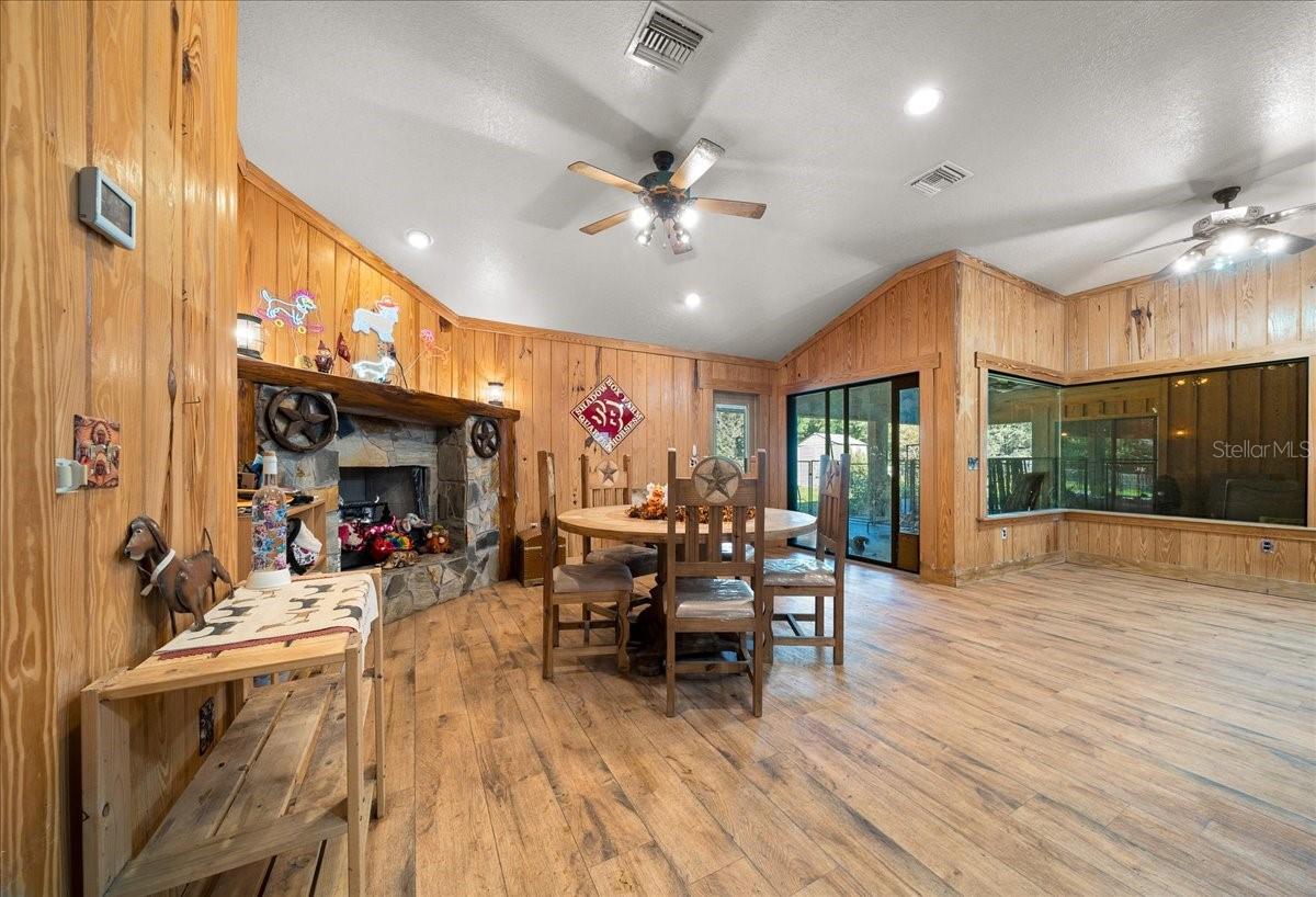 Image 23 of 75 For 3135 49th Street