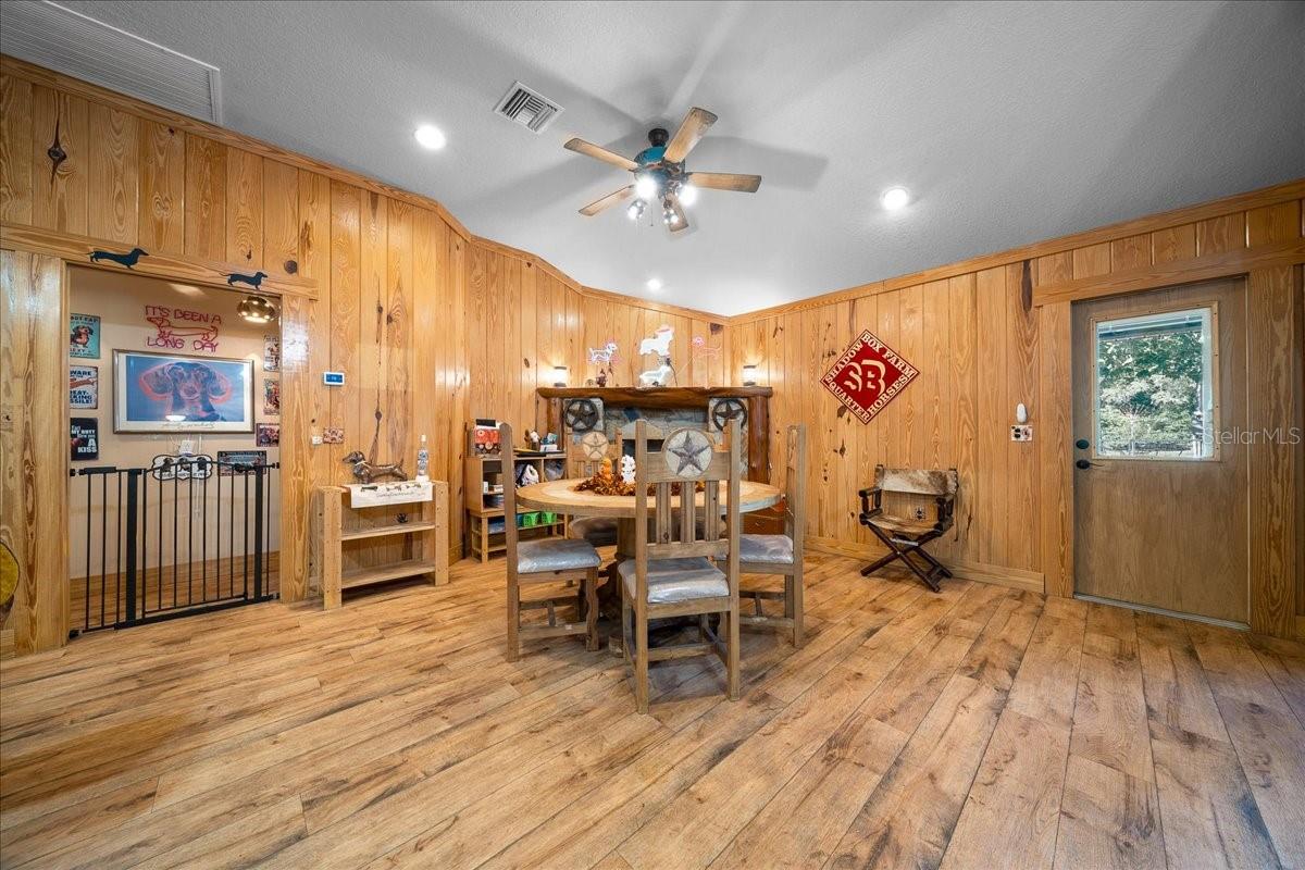 Image 26 of 75 For 3135 49th Street