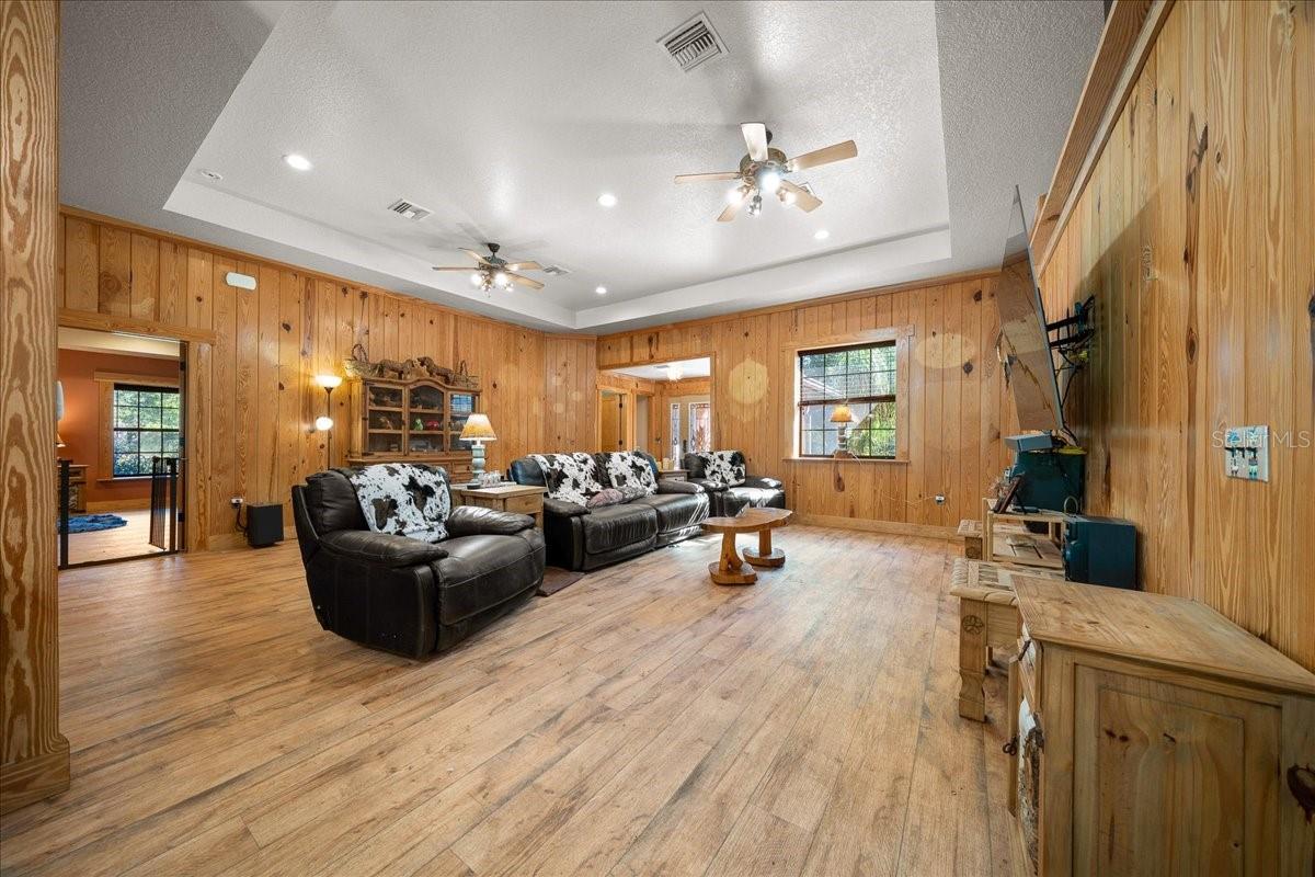 Image 29 of 75 For 3135 49th Street