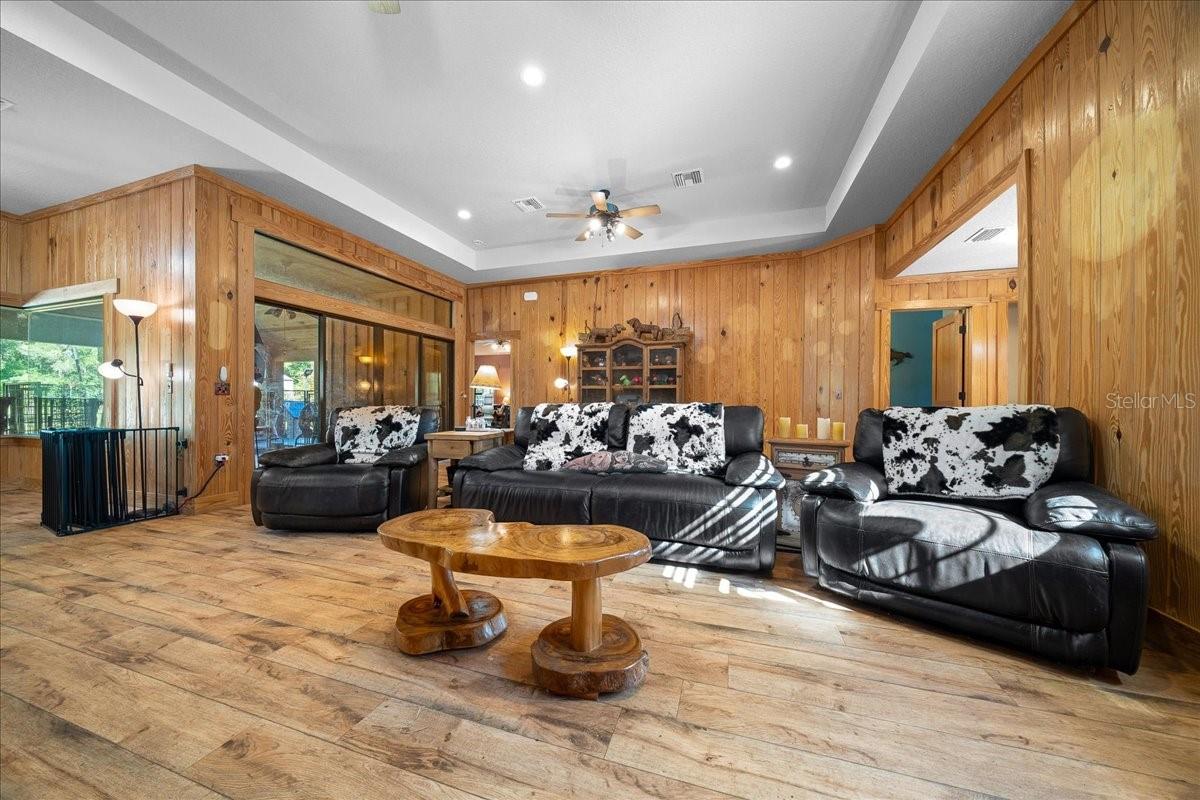 Image 31 of 75 For 3135 49th Street