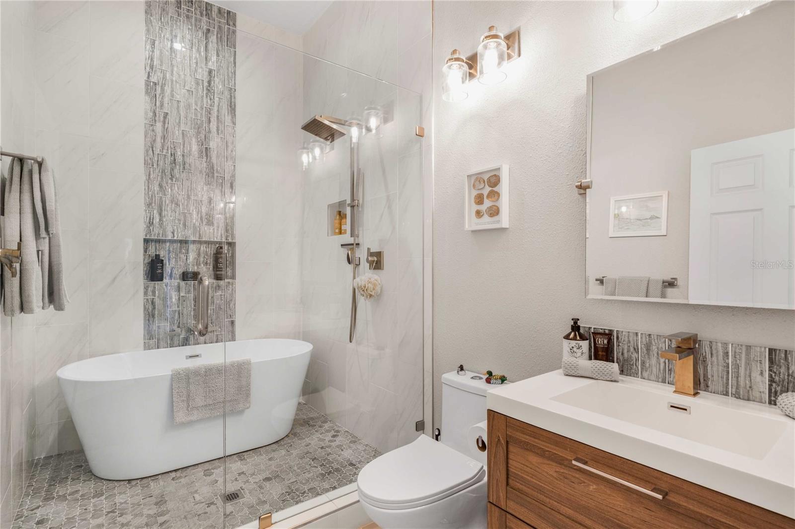 Image 3 of 61 For 2344 Andrea Point