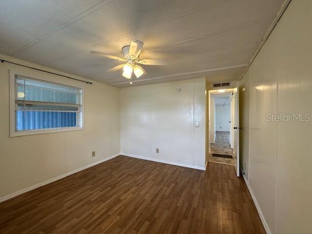 Image 20 of 31 For 5911 61 Place