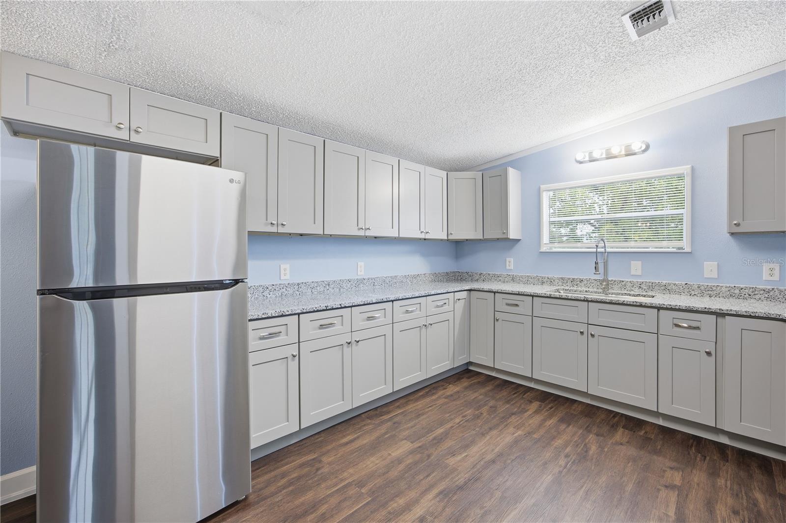 Image 14 of 38 For 6691 85th Street