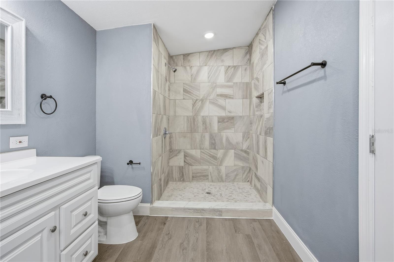 Image 25 of 38 For 6691 85th Street