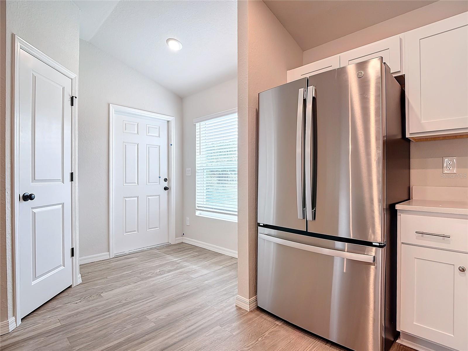 Image 18 of 37 For 27169 Washington Street