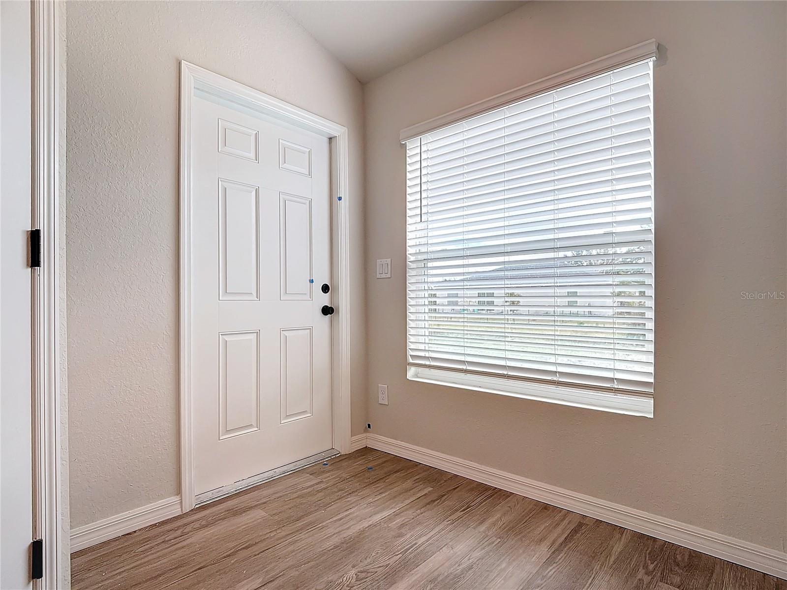 Image 20 of 37 For 27169 Washington Street