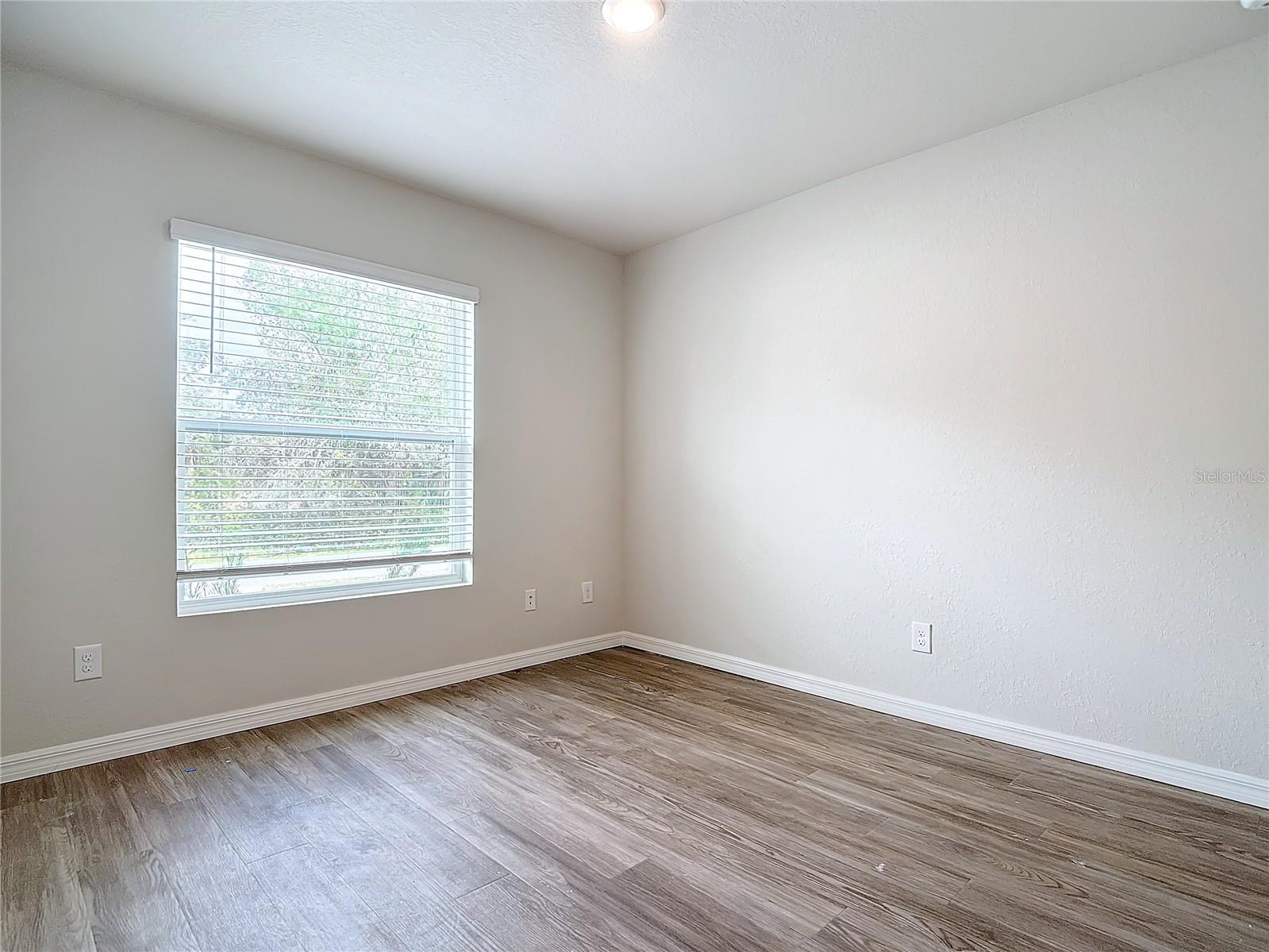 Image 21 of 37 For 27169 Washington Street