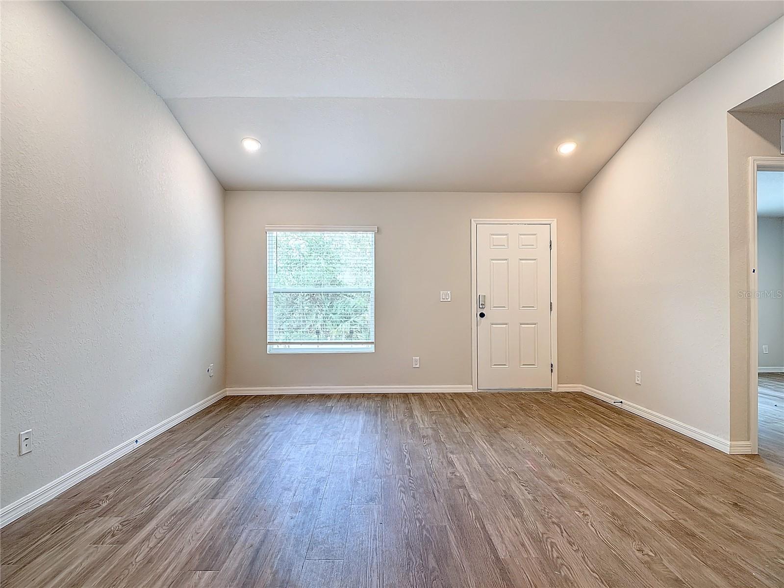 Image 5 of 37 For 27169 Washington Street