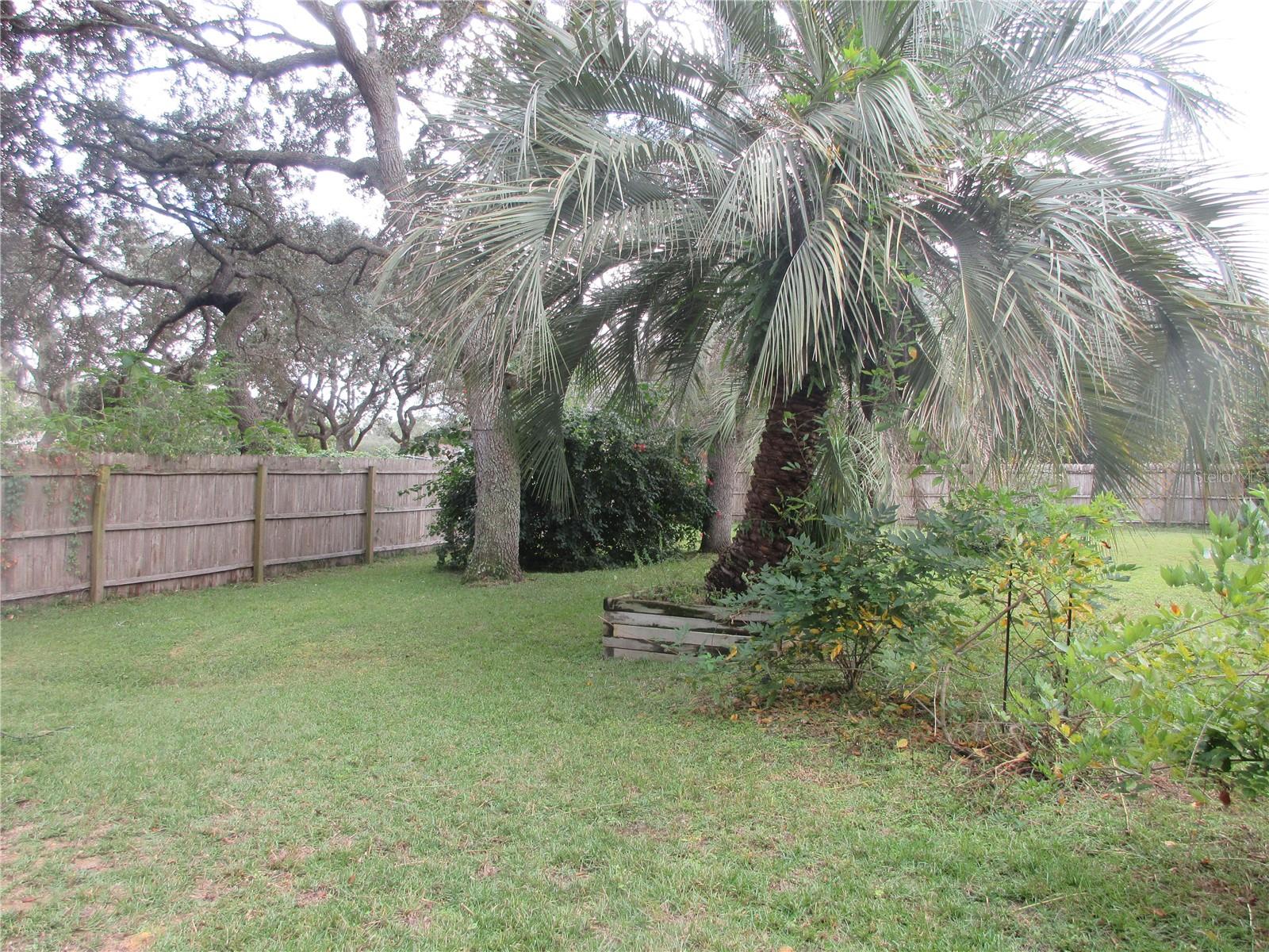 Image 18 of 77 For 5515 182nd Terrace