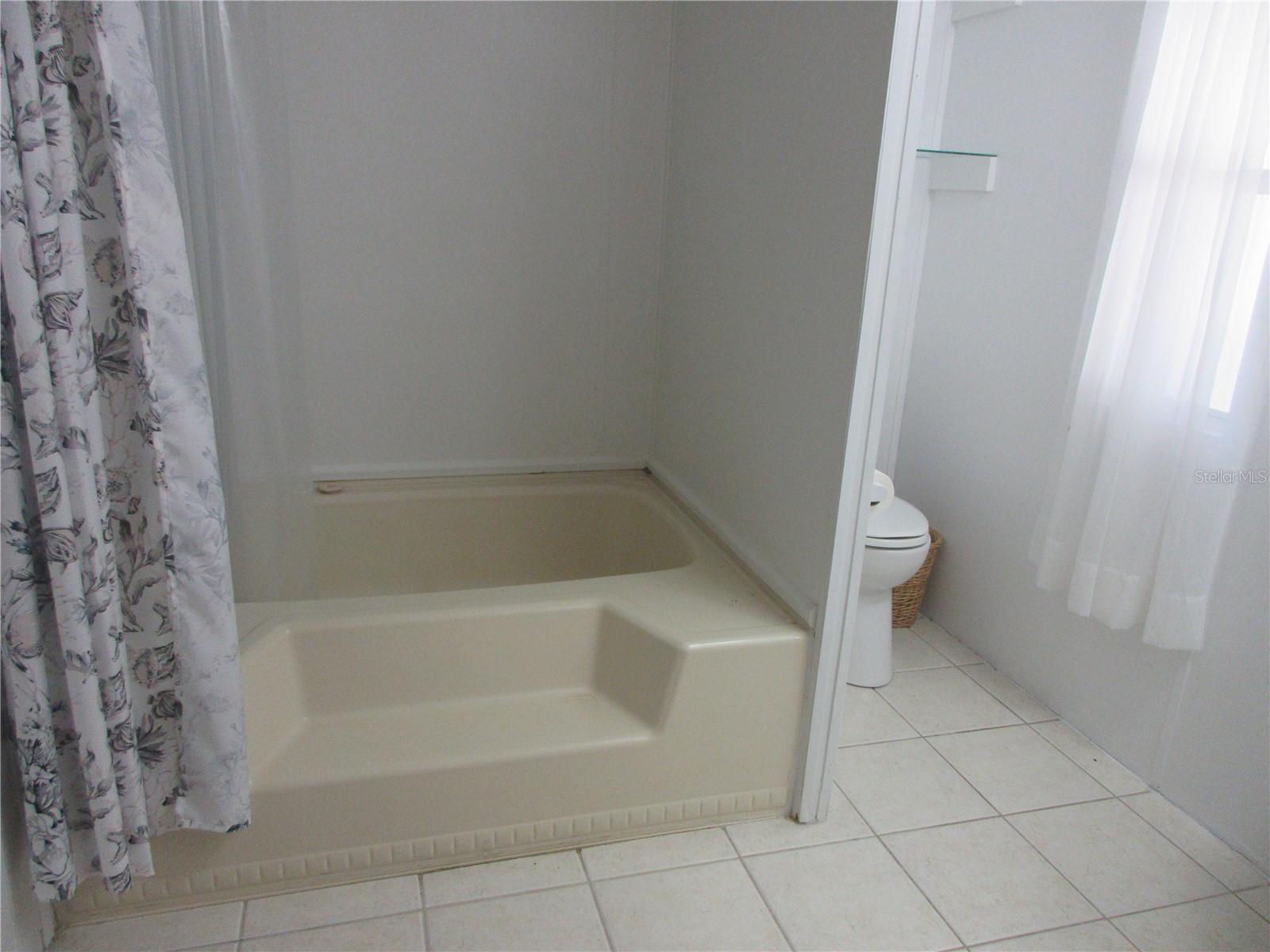 Image 41 of 77 For 5515 182nd Terrace