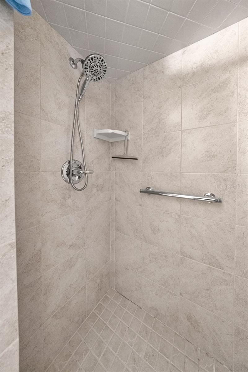 Image 15 of 38 For 10986 65th Avenue