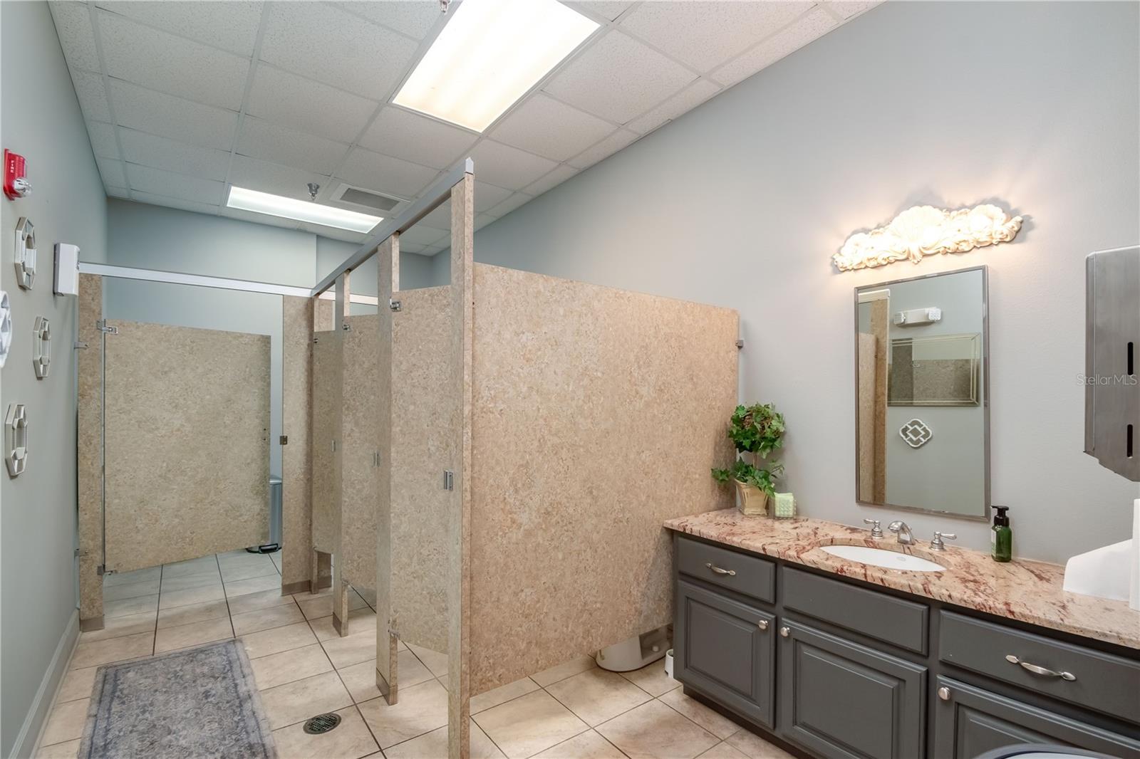 Image 32 of 61 For 15 Ruckert Circle