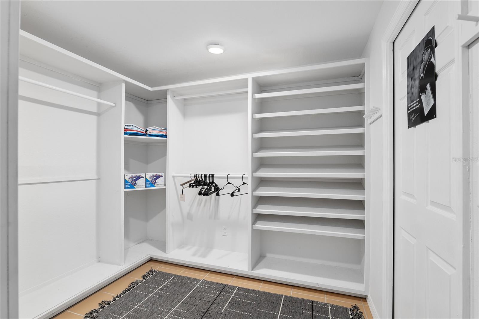 Image 16 of 29 For 717 39th Court