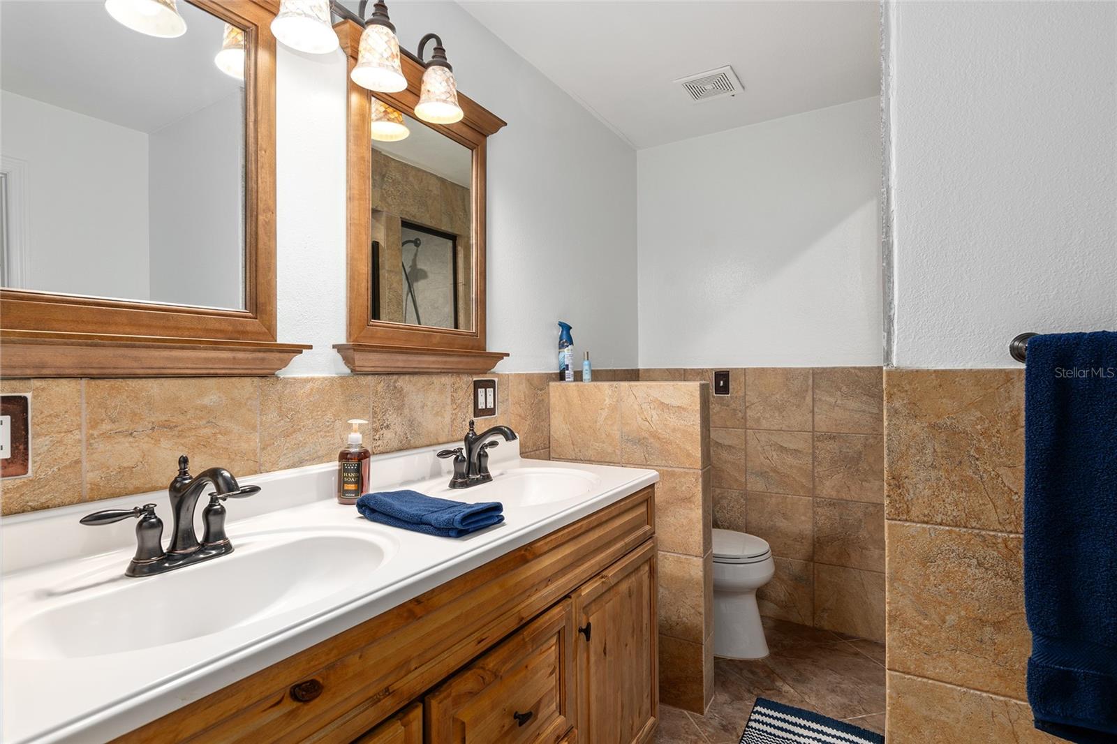 Image 17 of 29 For 717 39th Court