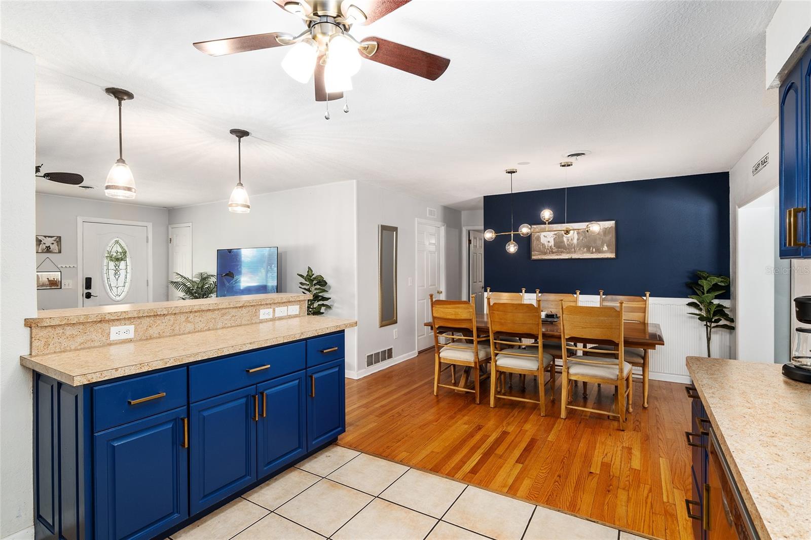 Image 9 of 29 For 717 39th Court