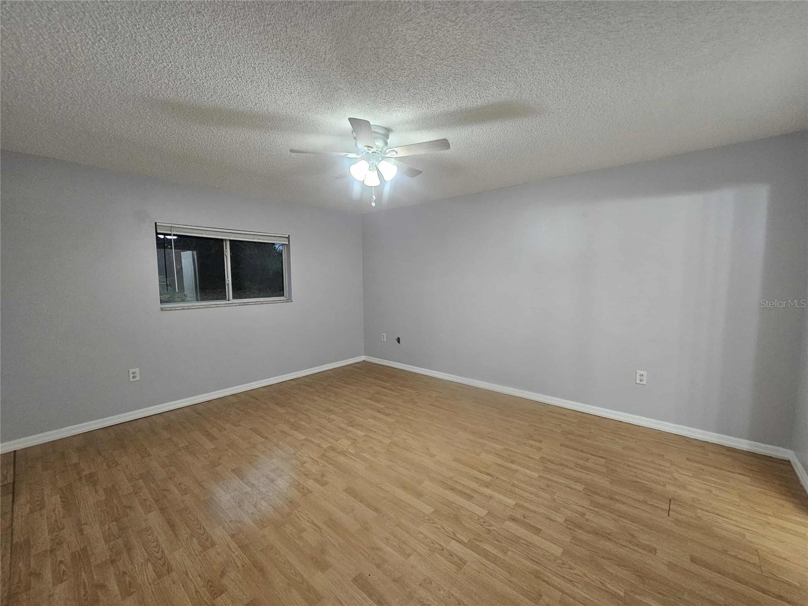 Image 10 of 37 For 110 Outlook Avenue