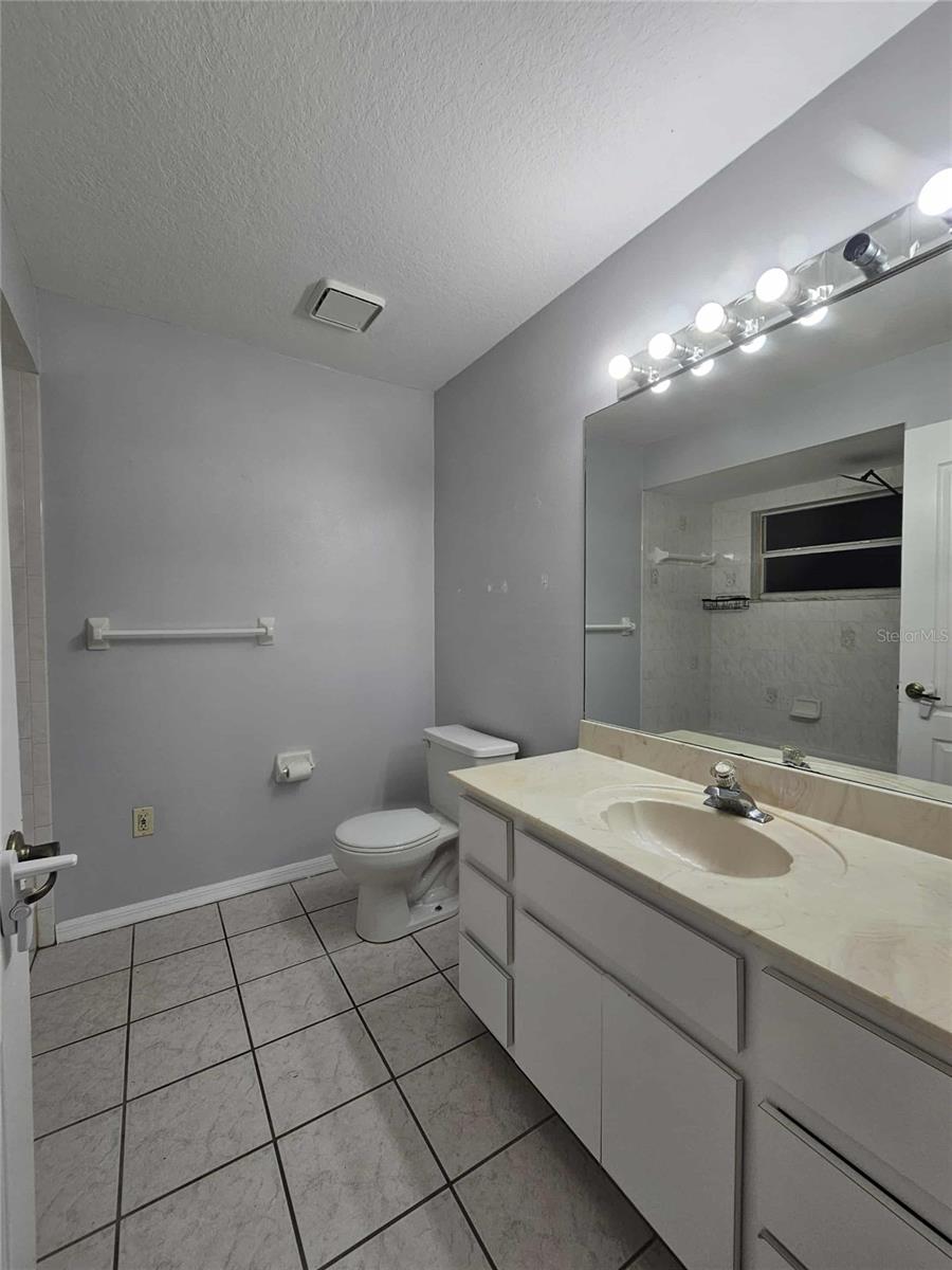 Image 12 of 37 For 110 Outlook Avenue