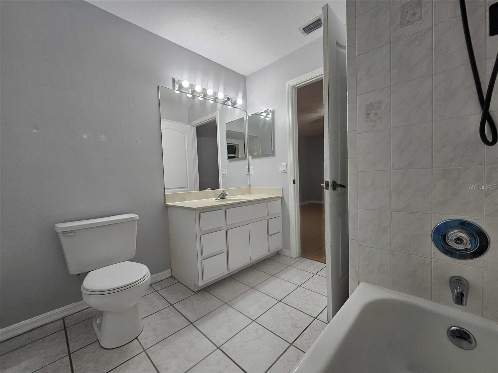 Image 14 of 37 For 110 Outlook Avenue