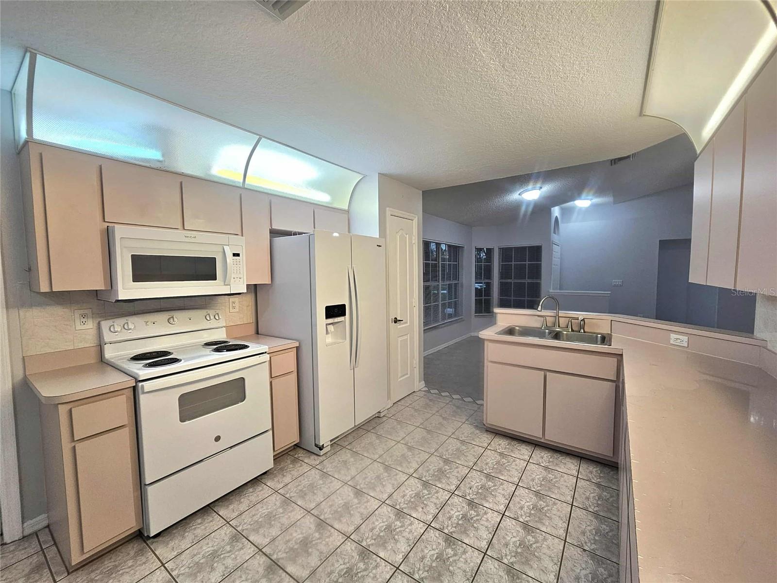 Image 16 of 37 For 110 Outlook Avenue