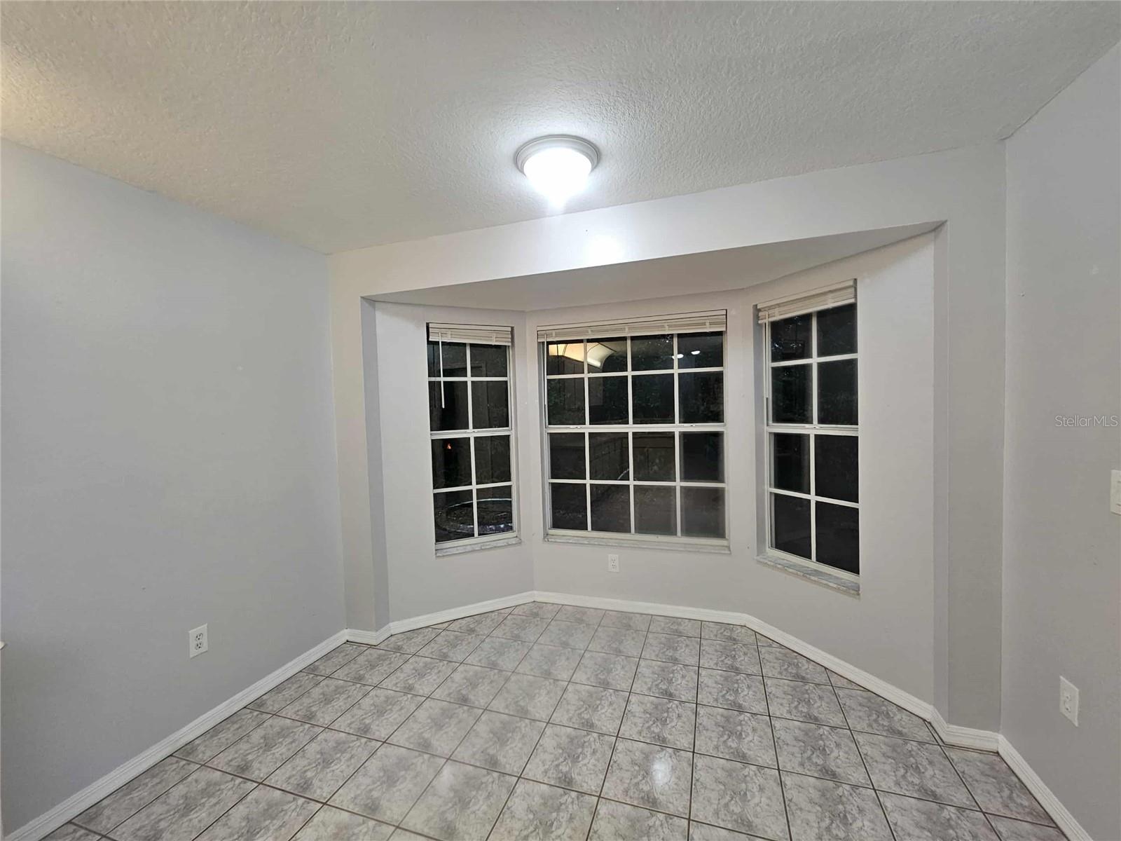 Image 19 of 37 For 110 Outlook Avenue