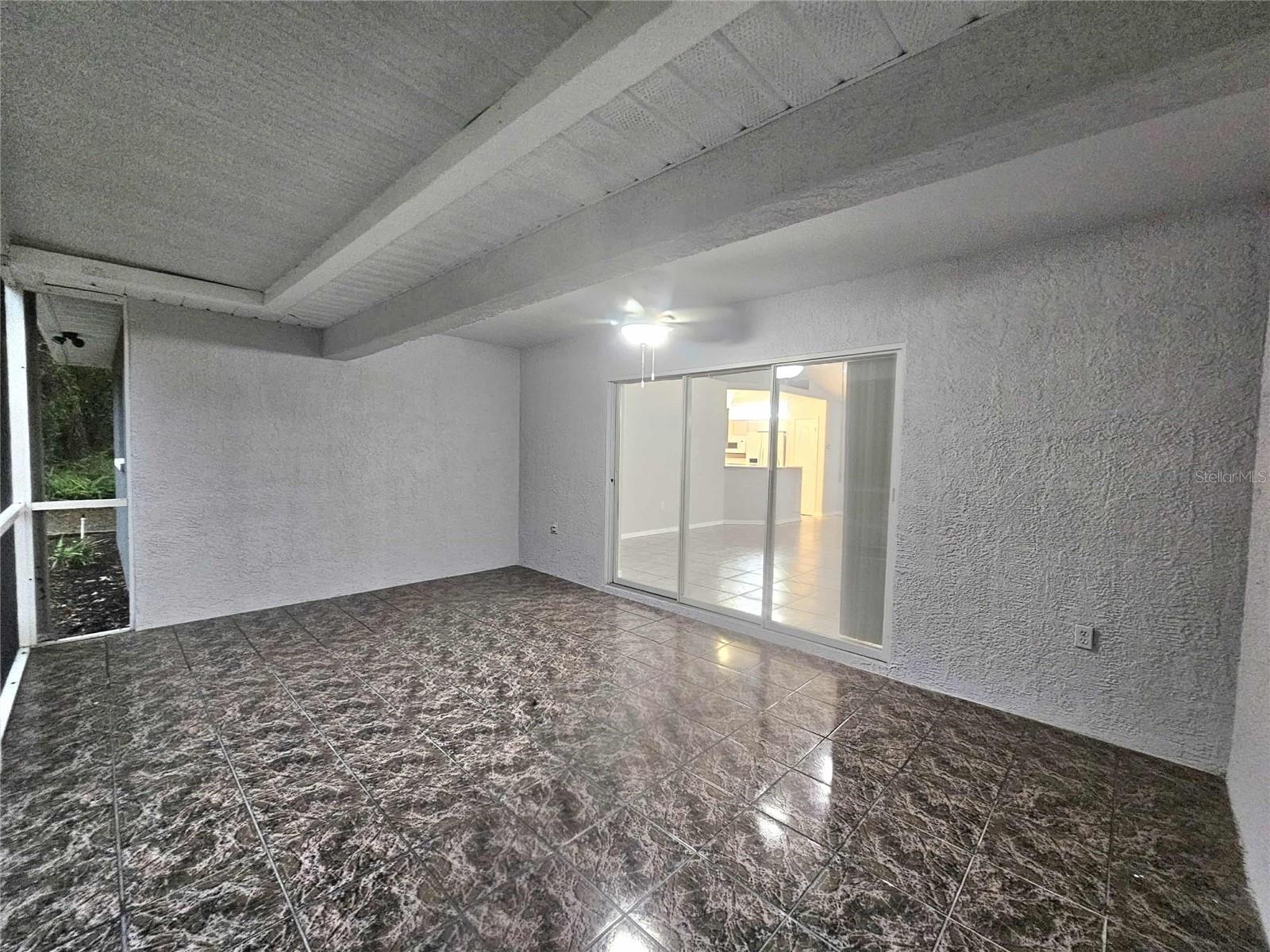 Image 21 of 37 For 110 Outlook Avenue