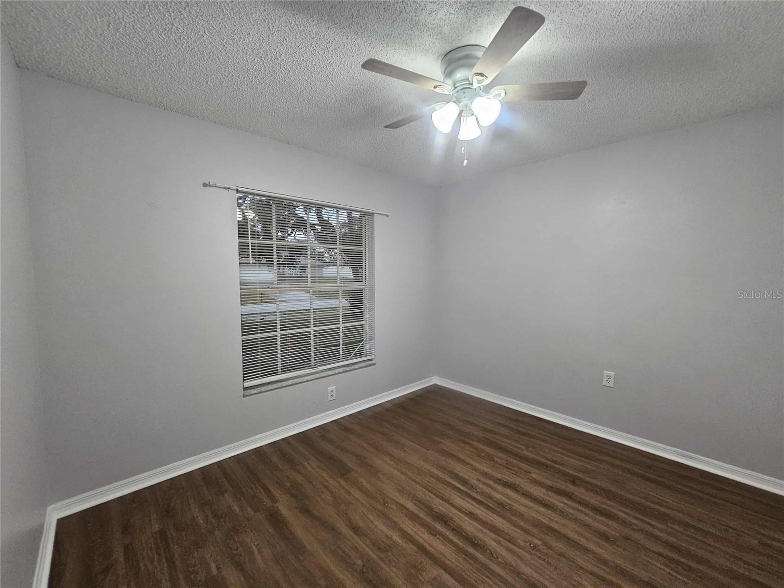 Image 23 of 37 For 110 Outlook Avenue