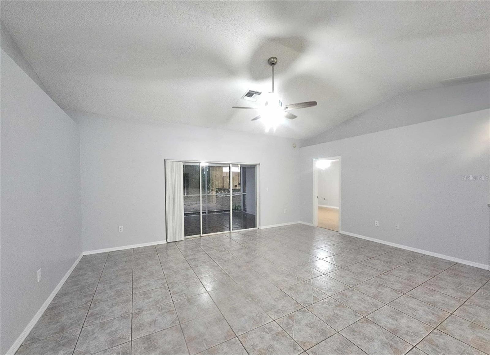 Image 5 of 37 For 110 Outlook Avenue