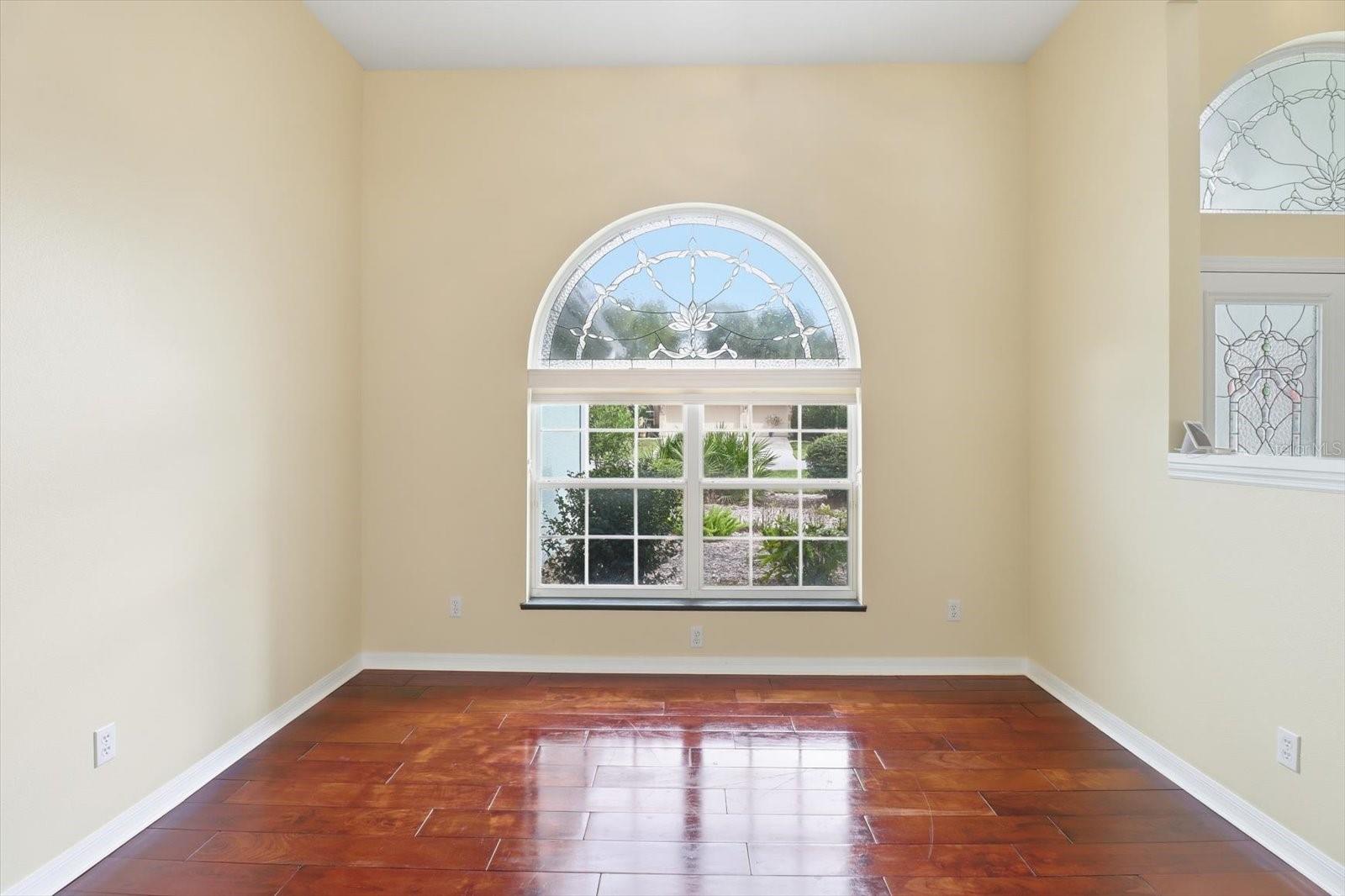 Image 15 of 48 For 24 Livingstone Daisy Court 12