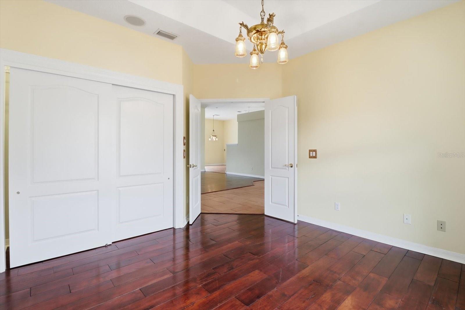 Image 17 of 48 For 24 Livingstone Daisy Court 12