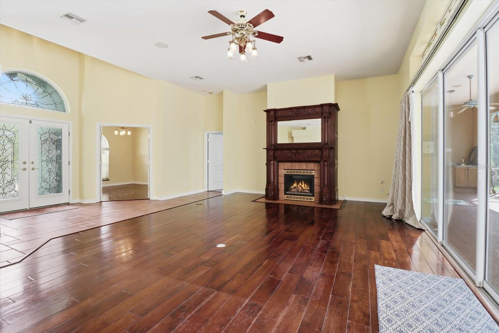 Image 18 of 48 For 24 Livingstone Daisy Court 12