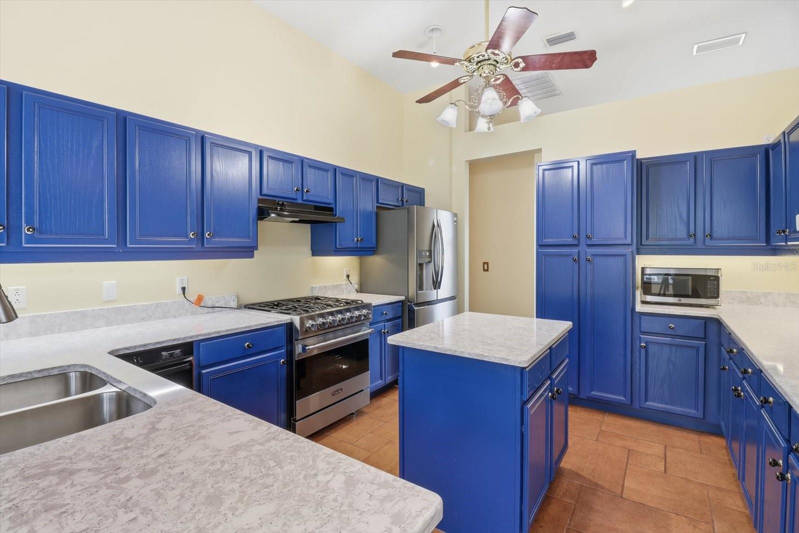 Image 21 of 48 For 24 Livingstone Daisy Court 12