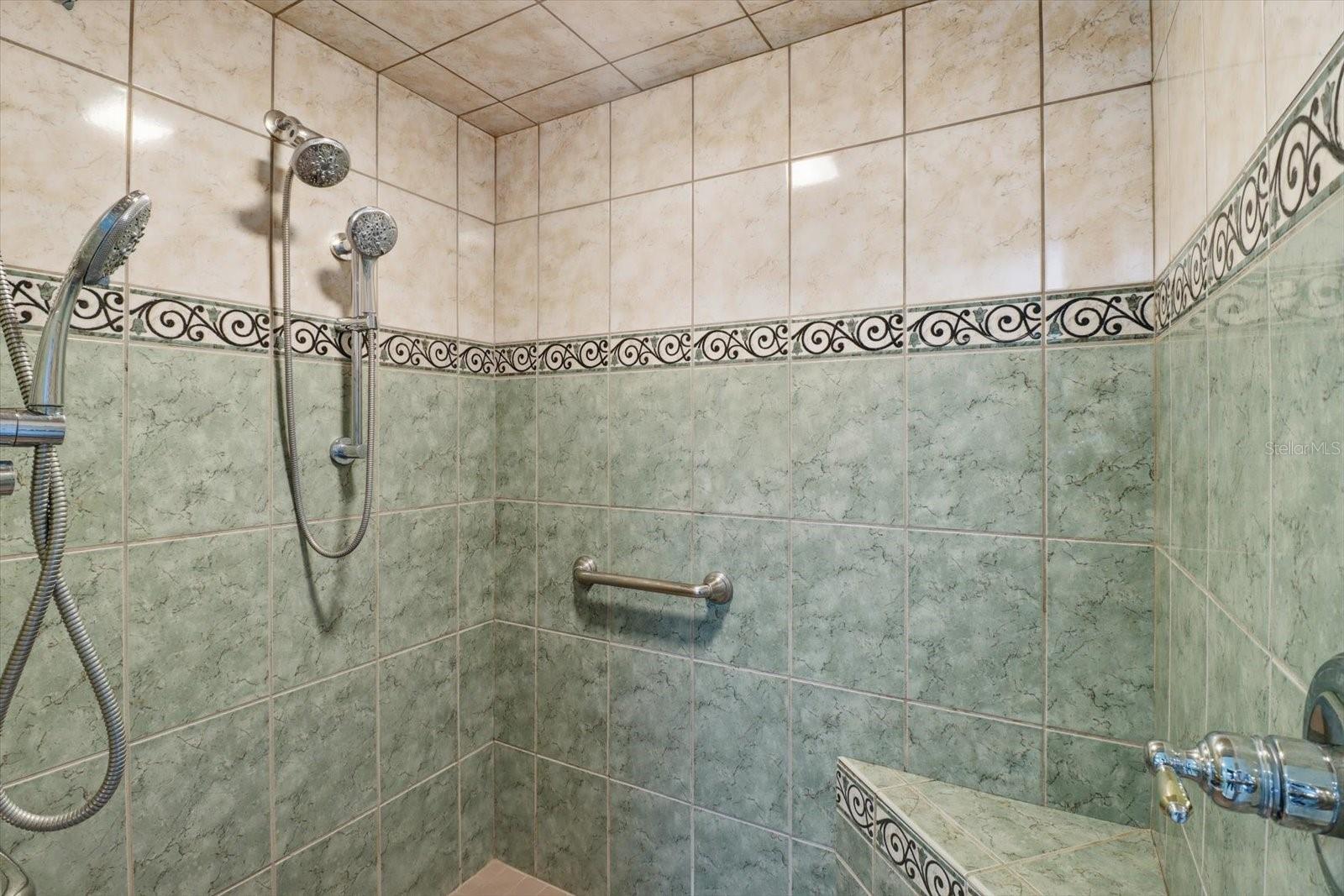 Image 28 of 48 For 24 Livingstone Daisy Court 12