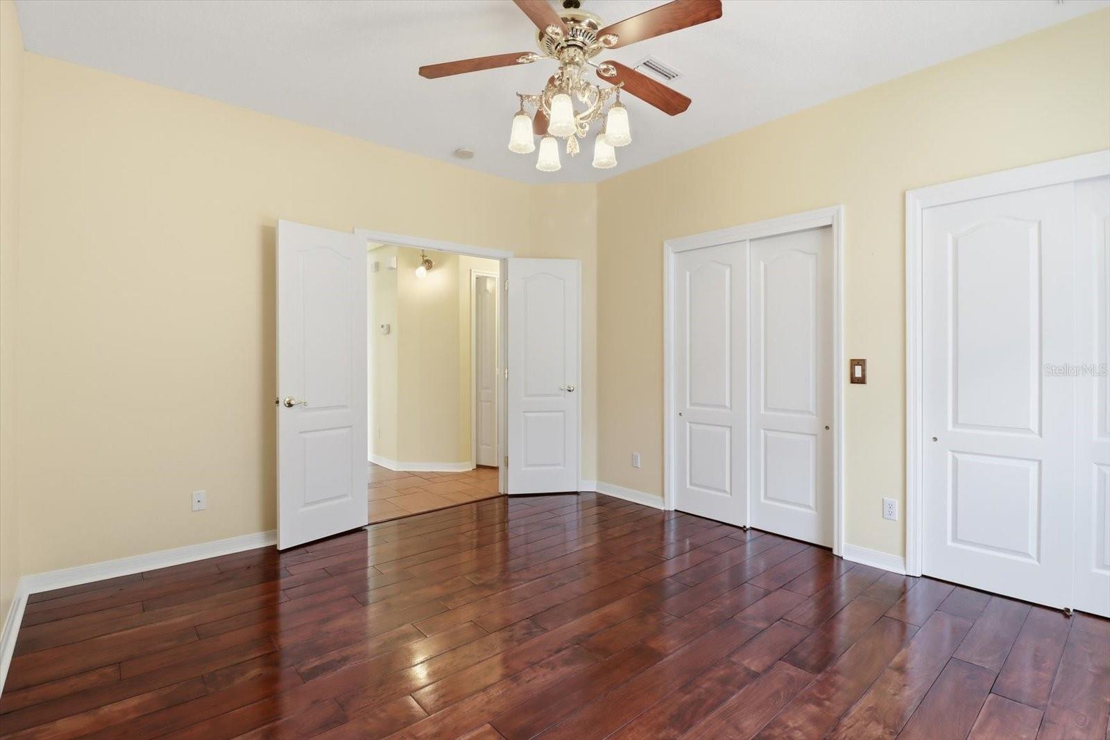 Image 29 of 48 For 24 Livingstone Daisy Court 12