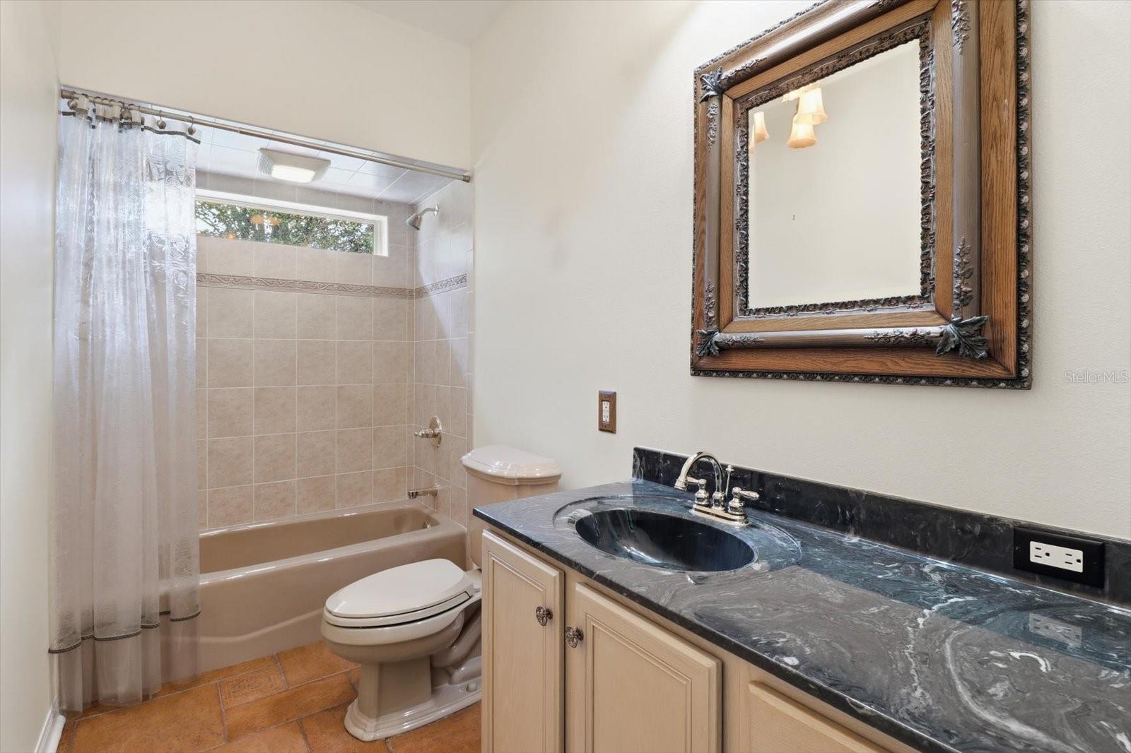 Image 30 of 48 For 24 Livingstone Daisy Court 12