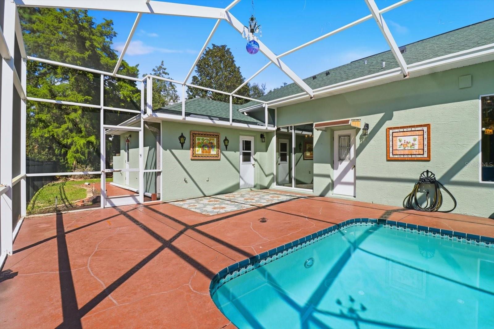 Image 38 of 48 For 24 Livingstone Daisy Court 12